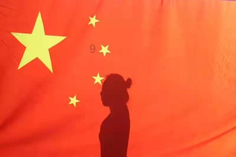 甜美奥莉吃甜点