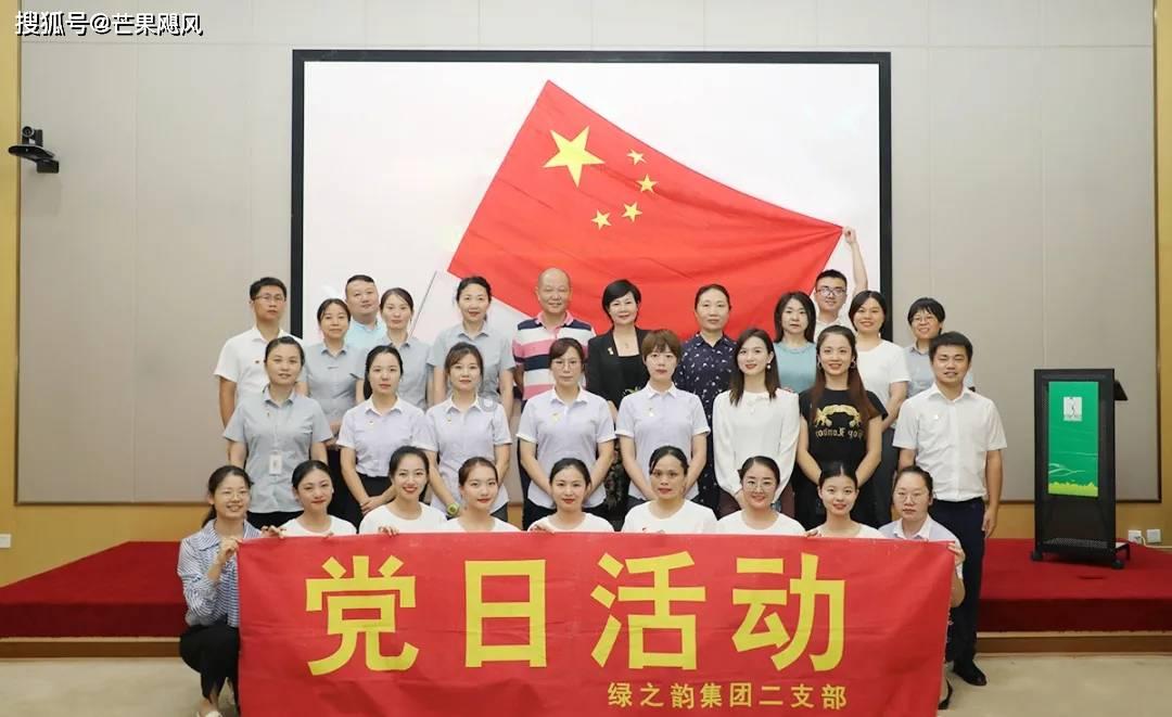 成都母女穿汉服沉浸式游西安:来了就要主动融入古城文化